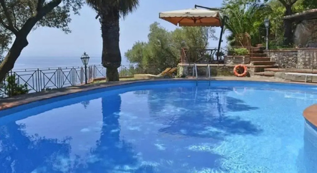 DEPENDANCE vista mare con ingresso privato, Забронировать Отель Отели Лацио с бассейном, Бассейн
