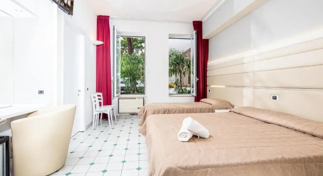 Трёхместный номер Basic Hotel Mediterraneo