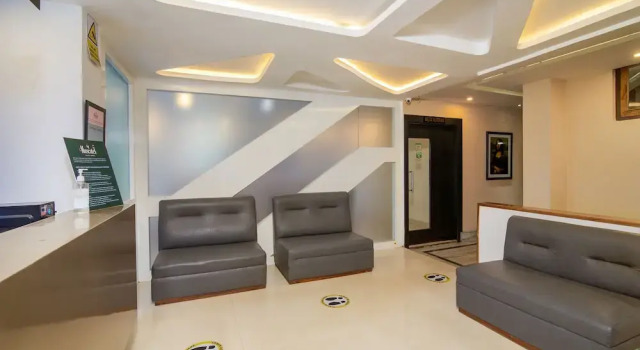 Muscatel Yavachi - 400 Mts from MG Marg