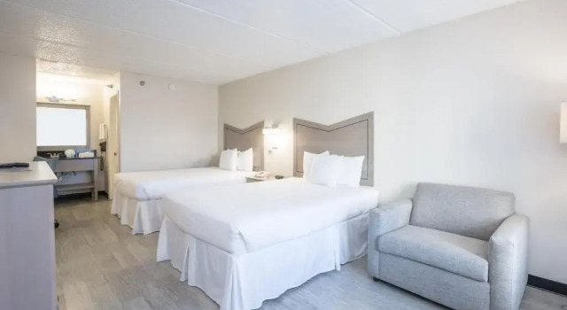 Двухместный номер Standard с видом на бассейн Ocean Coast Hotel at the Beach Amelia Island