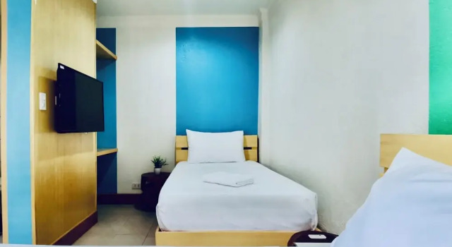 Den Den Guesthouse