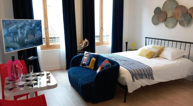 Résidence Beauvau – Numéro 3 - Centre de SARLAT, Prenota Appartamento Hotel a Aquitania con parcheggio, Parcheggio