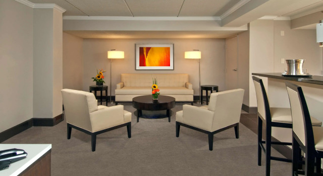 Hilton Albany, Забронировать Отель Олбани Hudson Valley, рядом с Спортивно-выставочная арена Washington Avenue Armory