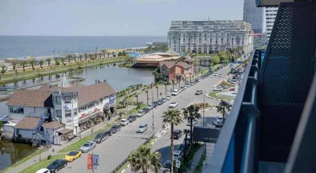 Апартаменты Lovely 2BR Apartment near by Sea