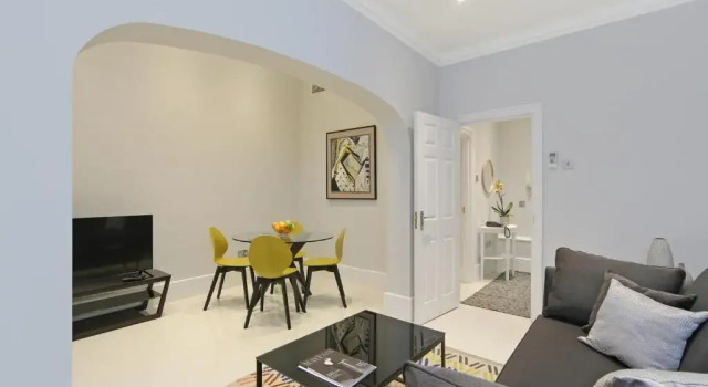 Апартаменты Queensgate Court Apartments
