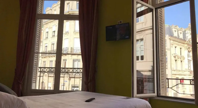 Одноместный номер Standard Hotel Aux Sacres Reims, Centre Historique