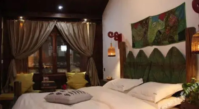 Lijiang Banduo Youlian Inn, Забронировать Отель Лицзян Юньнань, рядом с Улица Сквер-стрит Древнего города Даянь