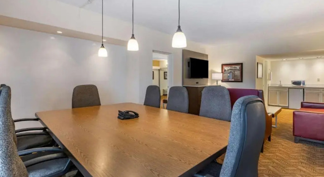 Люкс с балконом Best Western Plus Thousand Oaks Inn
