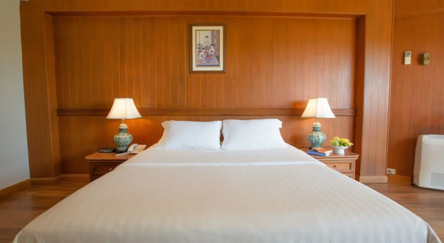 Люкс Sailom Hotel Hua Hin - SHA Extra Plus