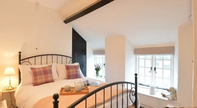 Llan Cottage, Book Feriehus Eglwysbach Glamorgan