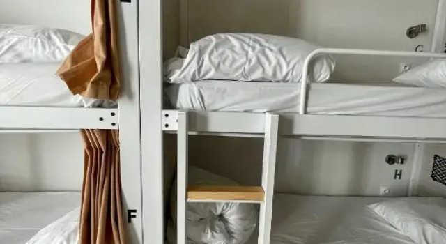 Кровать в общем номере (женский номер) Georges Hostel & Café