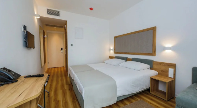 Номер Superior с балконом и с видом на парк Hotel Medena