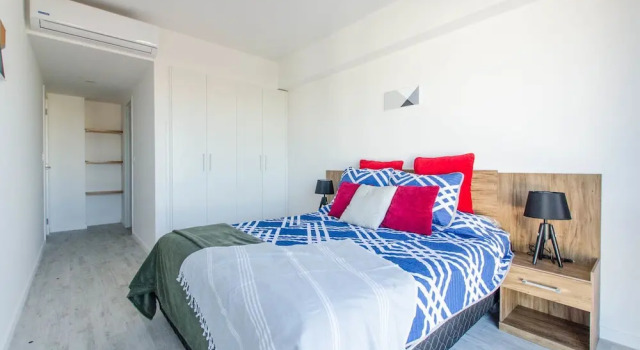 Апартаменты с балконом Bright Stylish in Barrio Jara