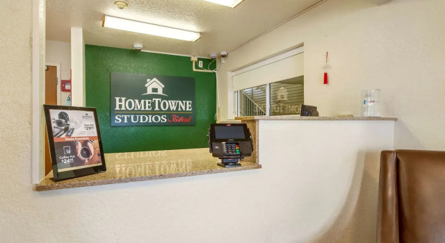 HomeTowne Studios by Red Roof Philadelphia-Maple Shade, NJ, Prenota Hotel Maple Shade Philadelphia Metropolitan Area