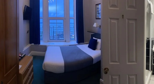 Одноместный номер Standard Commodore Hotel