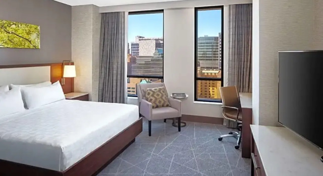 Номер Hearing Accessible Hilton Rochester Mayo Clinic Area