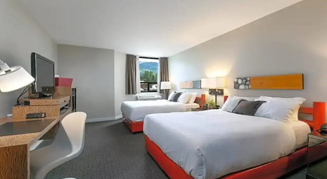 Четырёхместный номер Standard Adara Hotel