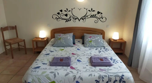 L'Astrassadou, Book Hotel Hoteller i Cantal med morgenmad, Morgenmad