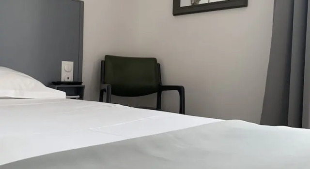 Двухместный номер Standard с балконом Hôtel les Arbousiers