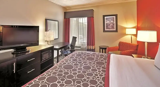 Номер Standard La Quinta Inn & Suites by Wyndham Elkview - Charleston NE