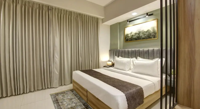 Апартаменты Premium Saltstayz Premier Executive Serviced Apartment - Golf Course Extension Road