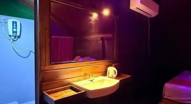 Трёхместный номер Deluxe с видом на озеро Kolla Watersong Eco Cabana resort