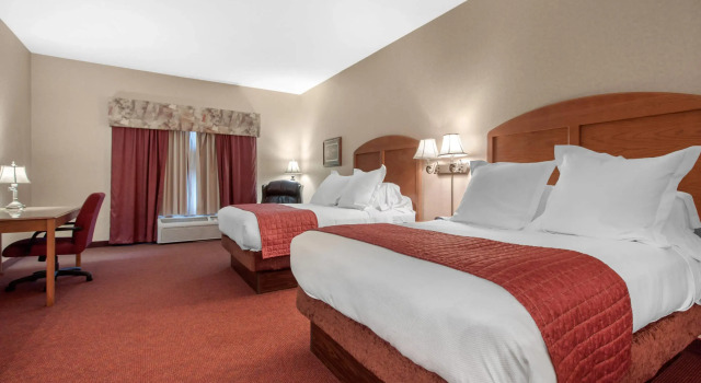Четырёхместный номер Standard Norfolk Lodge & Suites, an Ascend Collection Hotel