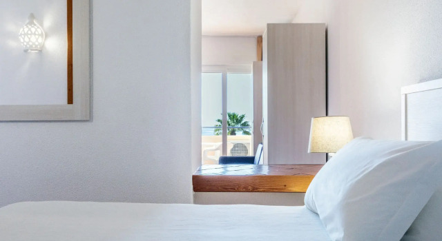 Апартаменты Meia Praia Lagos — Beach Club
