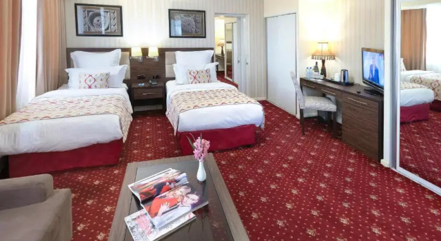Family Suite Ani Plaza Hotel