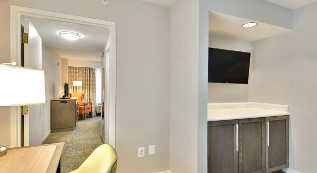 Двухместный люкс с 2 комнатами Hampton Inn Alexandria/Old Town