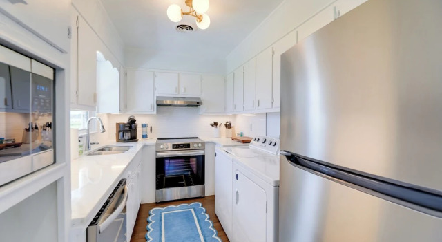 Коттедж Waterfront Vacation Rental Home on Newport River!