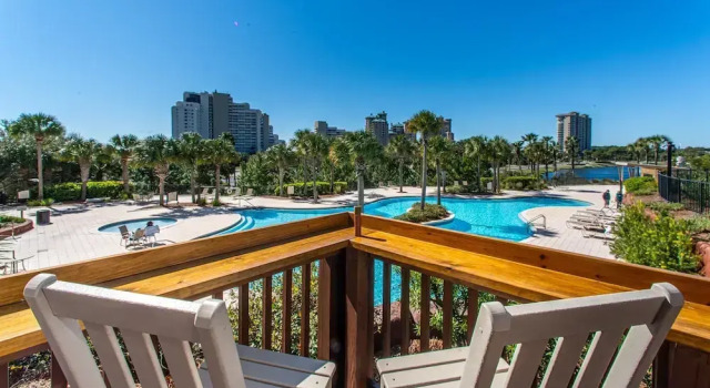 Люкс с балконом Luau II 6425- Suite Destin-ation