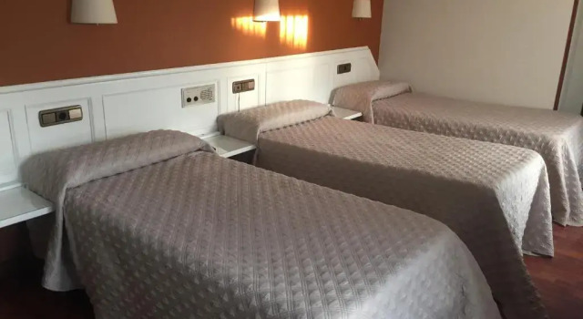 Трёхместный номер Standard Hotel Ovetense