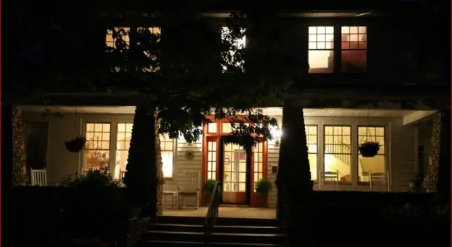 Aunt Adeline's Bed and Breakfast, 预订 酒店 亨德森维尔 北卡罗莱纳州