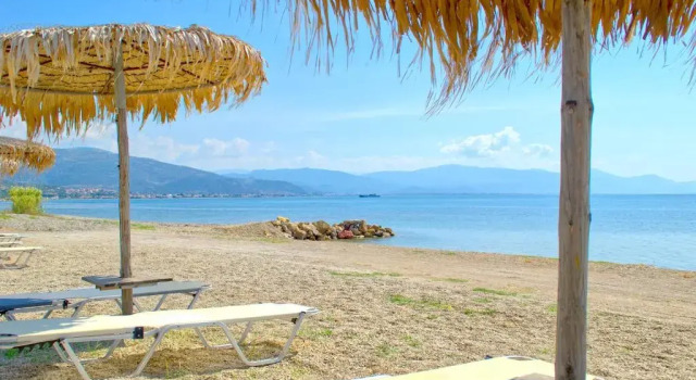 Epipleon Luxury Suites -106- Δωμάτιο 40τμ με βεράντα 45τμ μπροστά στην θάλασσα, Buchen Sie Ferienwohnung Apartments in Platanitis, Ferienwohnung