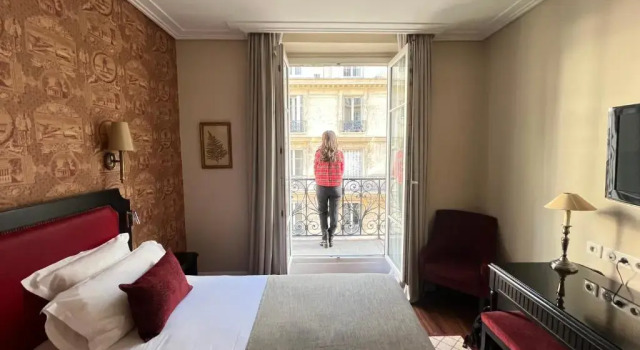 Двухместный номер Superior с балконом Hôtel Serotel Lutèce