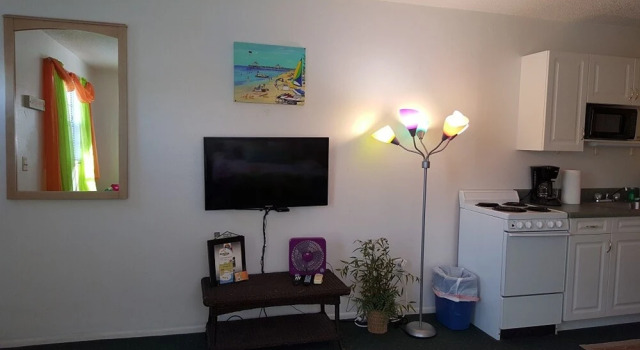 Iguana Mama's Beach House, Забронировать Отель Форт-Майерс-Бич Fort Myers Area