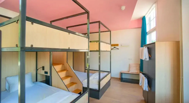 Четырёхместный номер Comfort Sparks Hostel