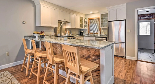 Апартаменты Updated Condo Next to Burke Mountain Bike Trails!