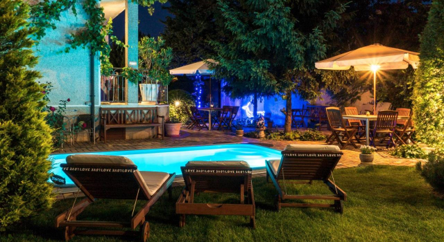 Guest House Butterfly Wing, Prenota Affittacamere Hotel a Odessa region con piscina, Piscina