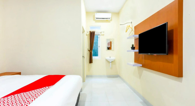 OYO 2008 Sellinas Family Residence Syariah, Book Hotel Sleman Yogyakarta Province