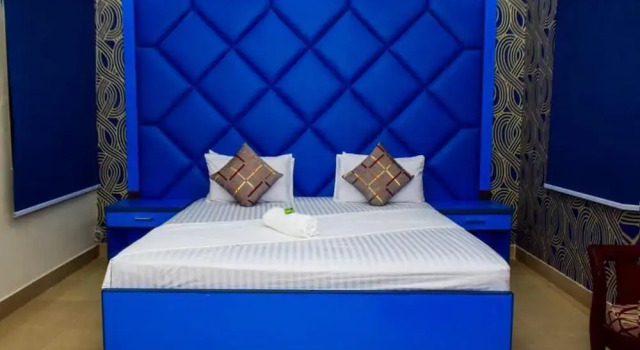 Clifton Rezidor, Book Hotel Hoteller i Clifton med parkering, Parkering