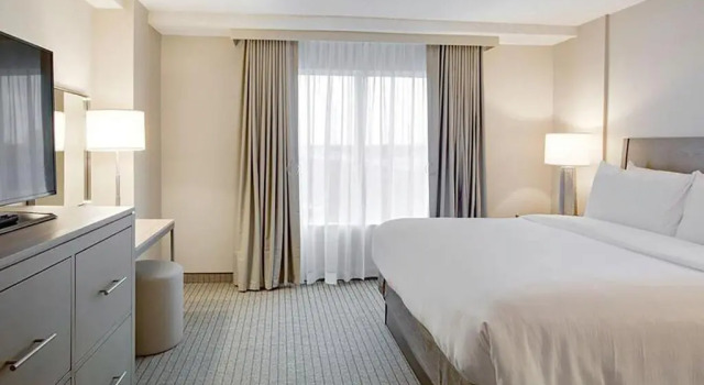Номер Standard Embassy Suites by Hilton Columbus Dublin