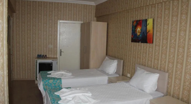 Трёхместный номер Standard Omega Inn
