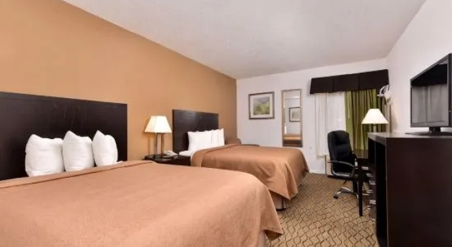 Четырёхместный люкс Quality Inn & Suites Matteson near I-57