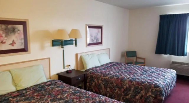 Четырёхместный номер Standard Bilmar Inn & Suites Dell Rapids Near Sioux Falls
