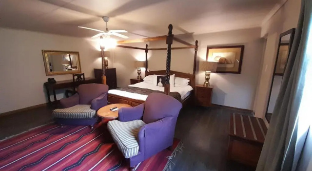 Двухместный номер Executive Shangri-La Country Hotel
