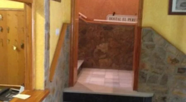 Hostal El Perejil, Prenota Hotel Hotel a Almería con parcheggio, Parcheggio