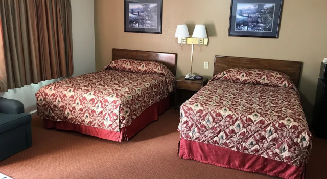 Четырёхместный номер Standard Travelers Inn