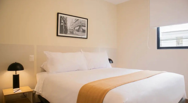 w Chic 1BR Apartment w Scenic Balcony in Central Miraflores, Забронировать Апартаменты/квартира Отели в центре Мирафлореса, в центре